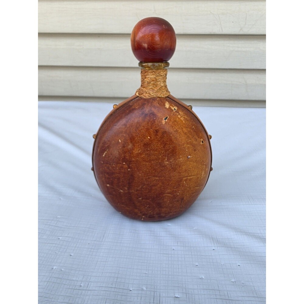 Vintage Mid Century Italian Leather Decanter Lion Head Italy Made Barware Decor - Picture 7 of 11